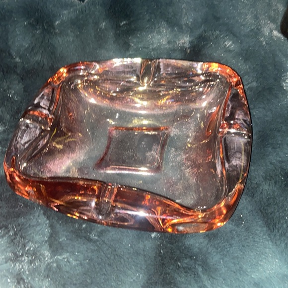 Pink heavy glass vintage ashtray mid century modern - Picture 2 of 8
